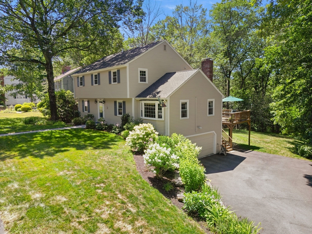 32 Towne Ln
