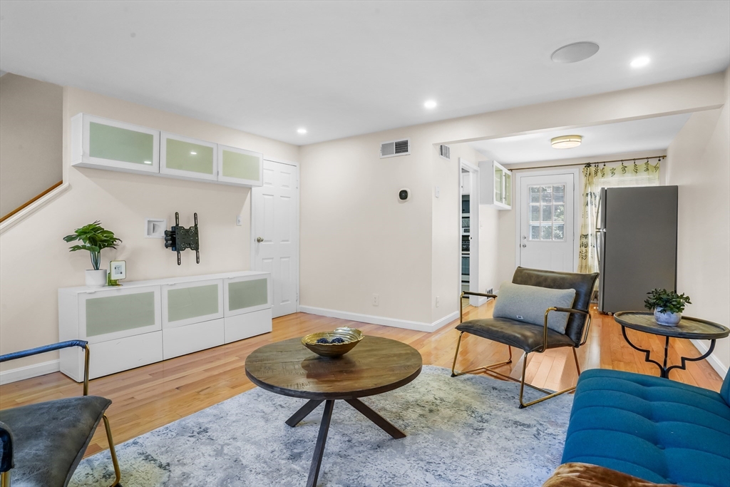 56 Roberts Dr 56
