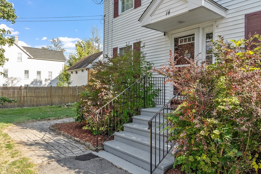 14 Hyde Park St