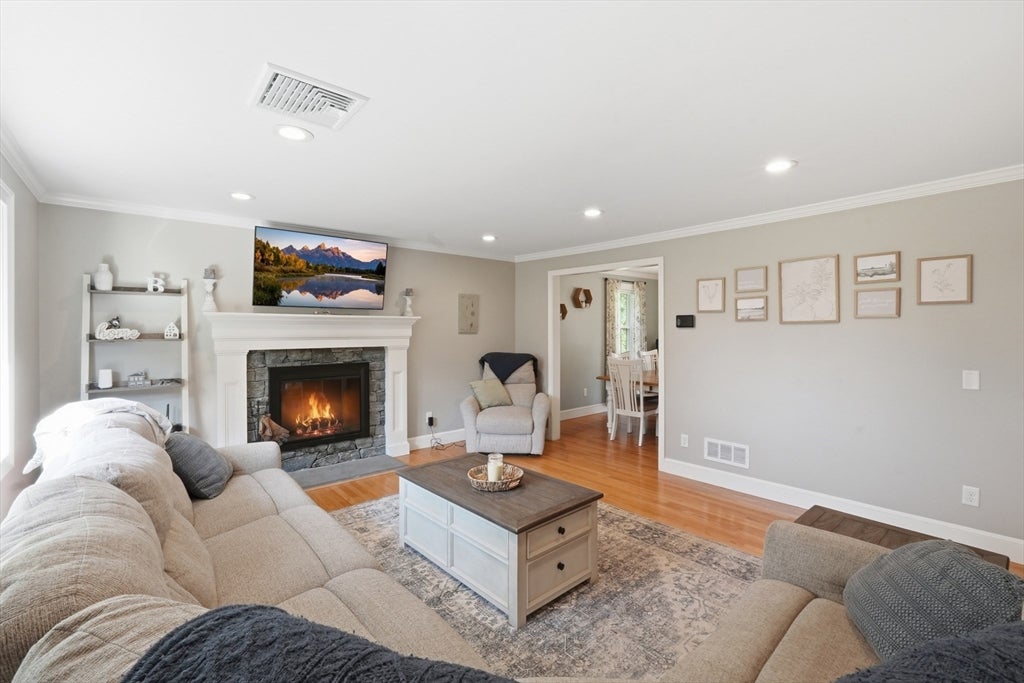 137 Ward St, North Brookfield, MA, 137 Ward St, North Brookfield, MA Photo #4