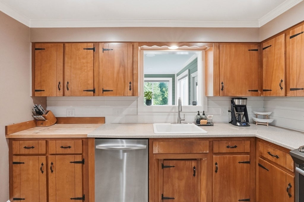 137 Ward St, North Brookfield, MA, 137 Ward St, North Brookfield, MA Photo #10