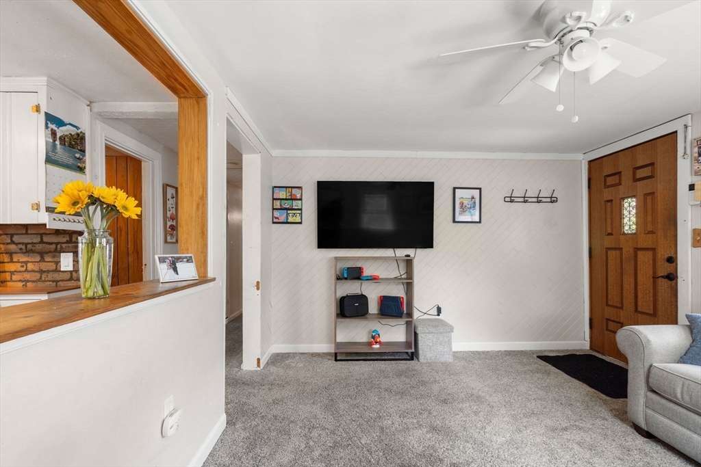 24 Springwell Rd