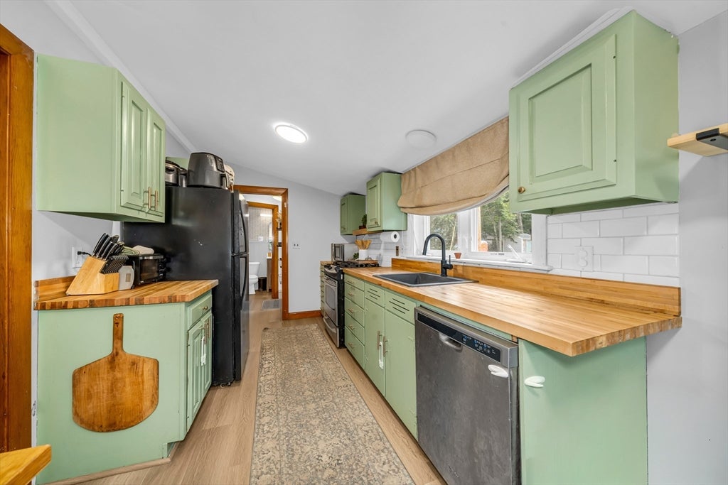 8 Lake Attitash Rd, Amesbury, MA, 8 Lake Attitash Rd, Amesbury, MA Photo #14