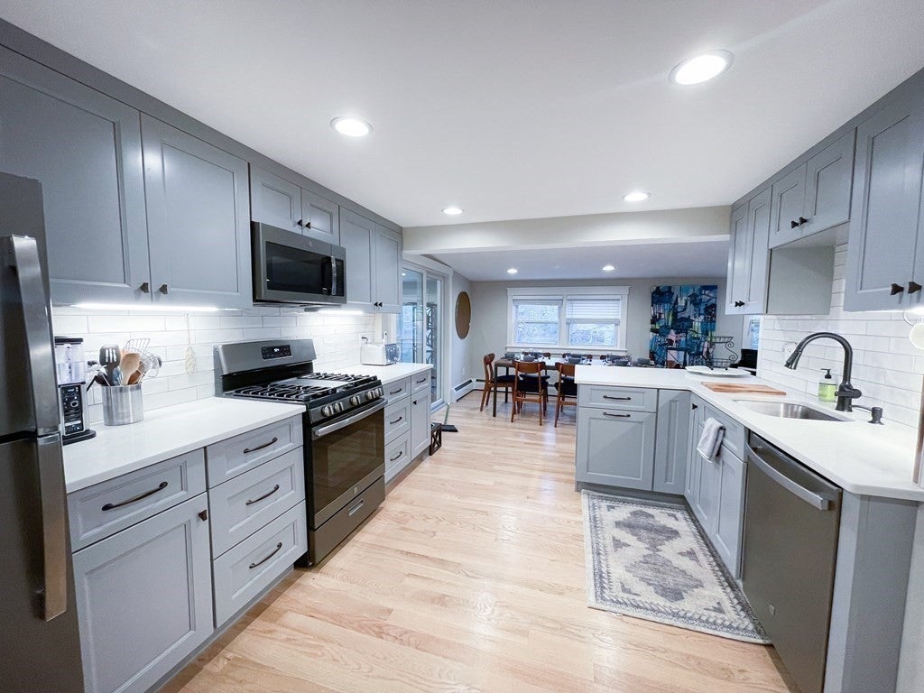 83 Rockridge Rd #-, Waltham, MA, 83 Rockridge Rd #-, Waltham, MA Photo #3