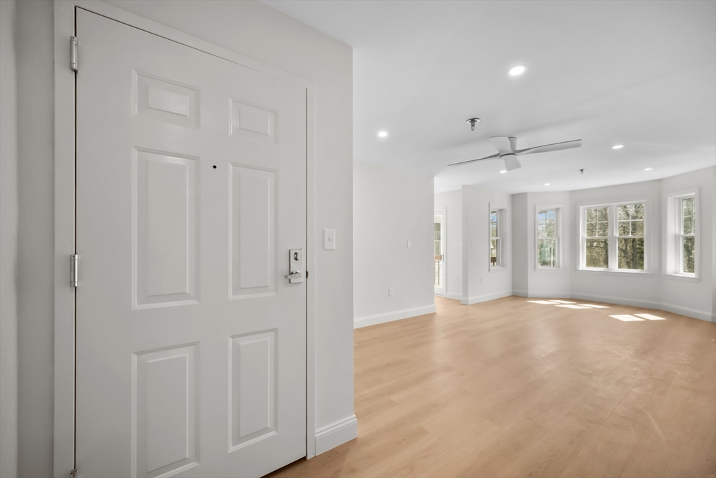 26 Pleasant Lake Ave 14
