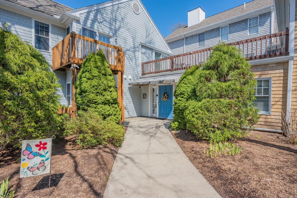 26 Pleasant Lake Ave 14