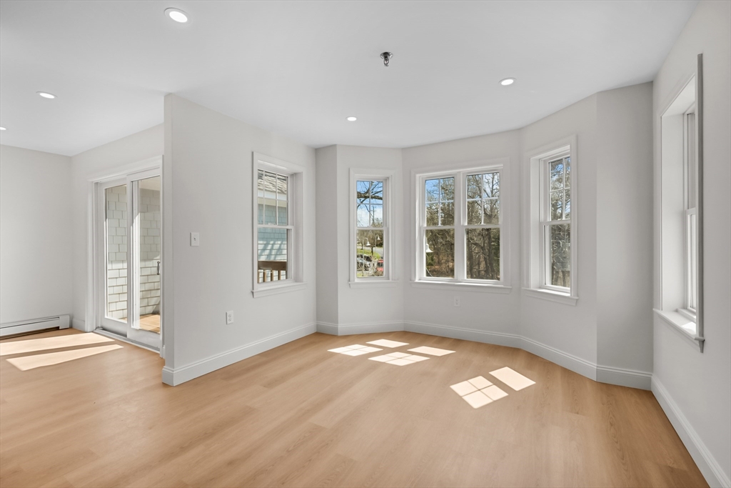 26 Pleasant Lake Ave 14
