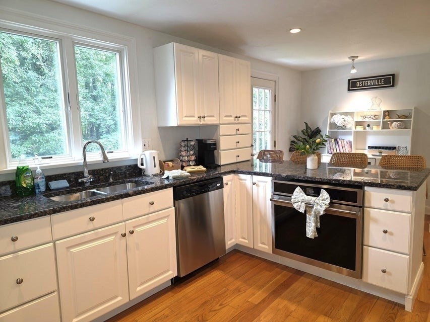 55 Deerfield Rd, Barnstable, MA, 55 Deerfield Rd, Barnstable, MA Photo #7