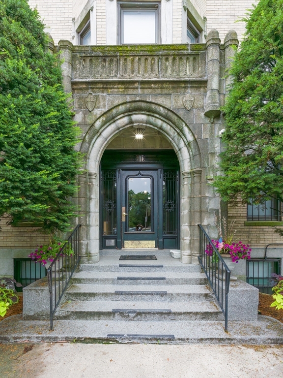 51 Park Dr 11