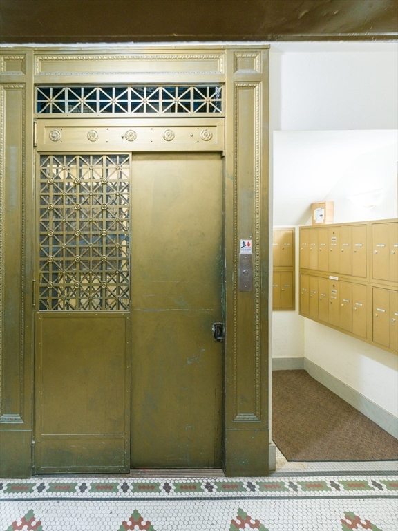 51 Park Dr 11