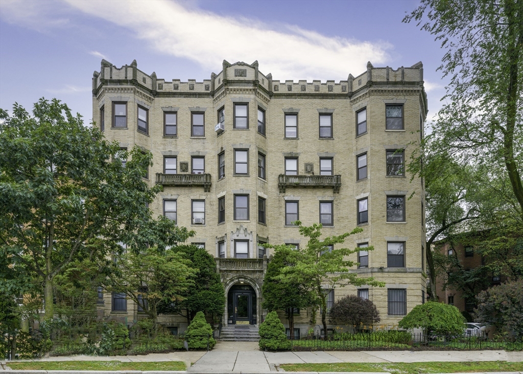 51 Park Dr 11