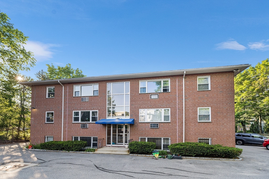 11 Cogswell Ave 16