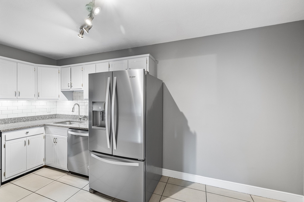 11 Cogswell Ave 16