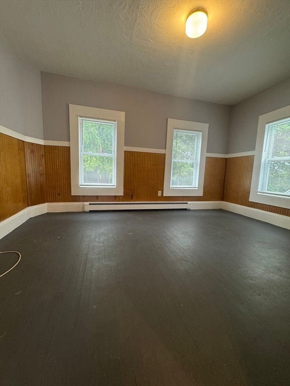 Click for 3 Lynn St #1, Fitchburg, MA slideshow