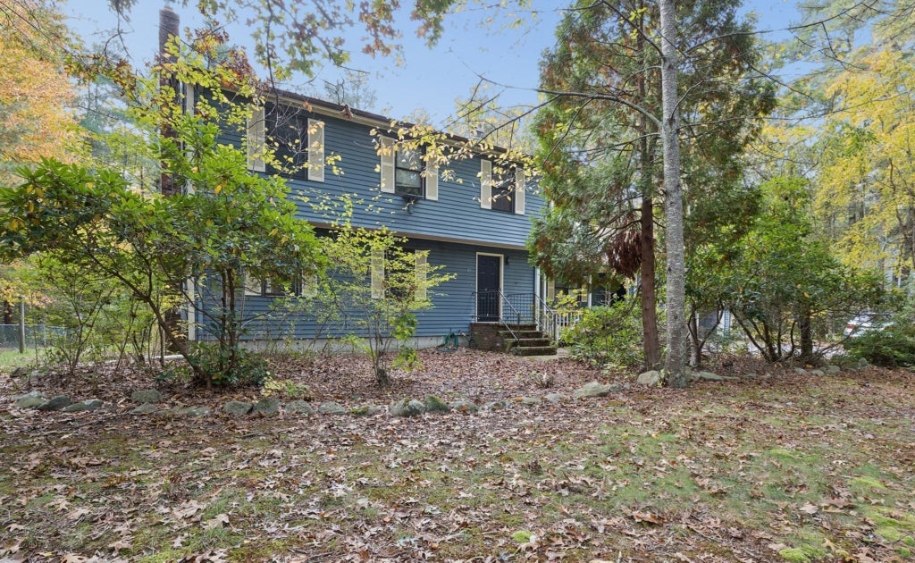 Photo of 89 Pickens Street, Lakeville, MA 02347 (MLS # 73594921)