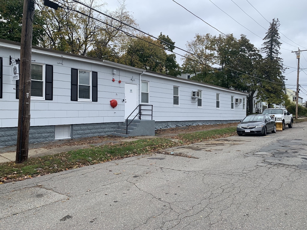 22 Laurel St