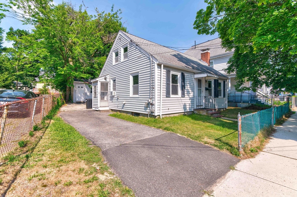 72 French St
