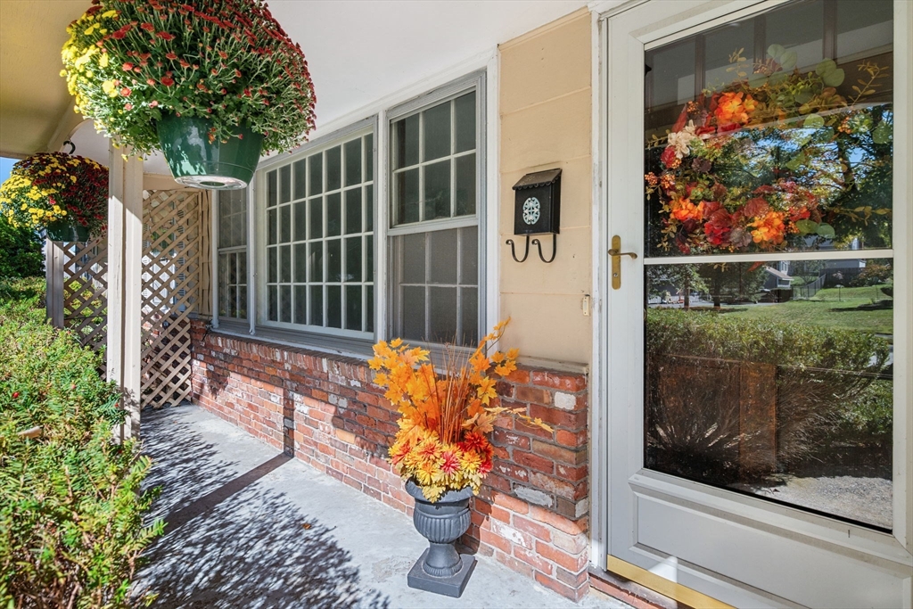 8 Intervale Ave