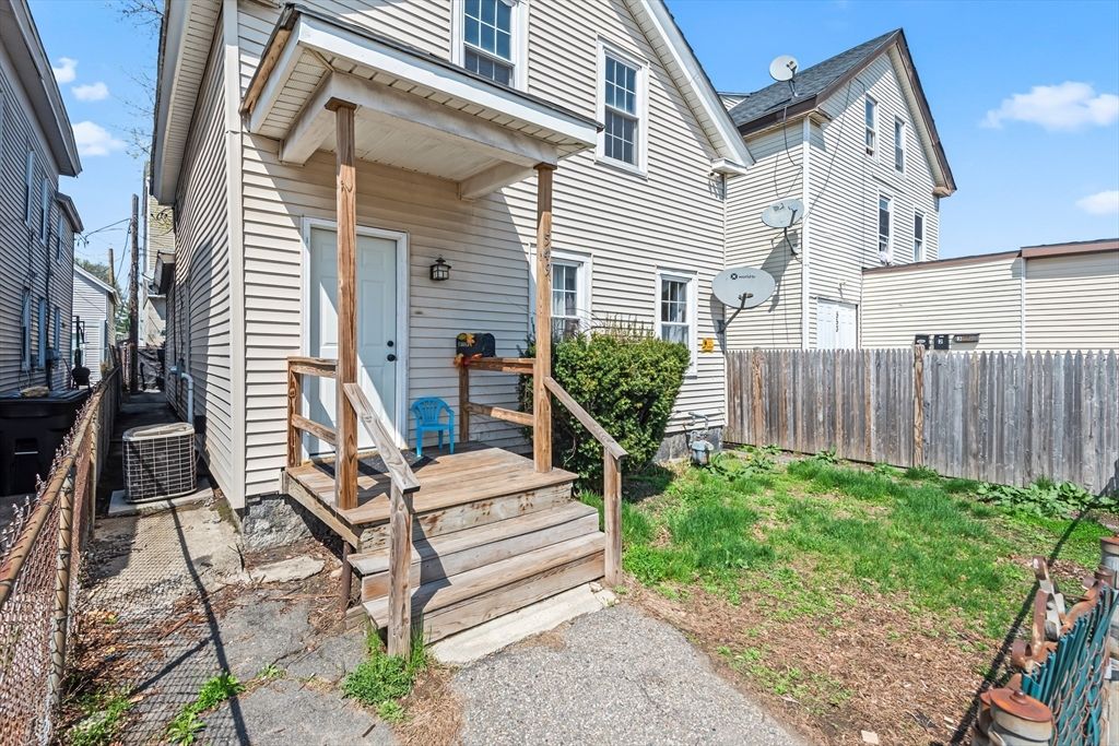 Photo of 549 Cambridge St, Worcester, MA 01610 (MLS # 73504310)