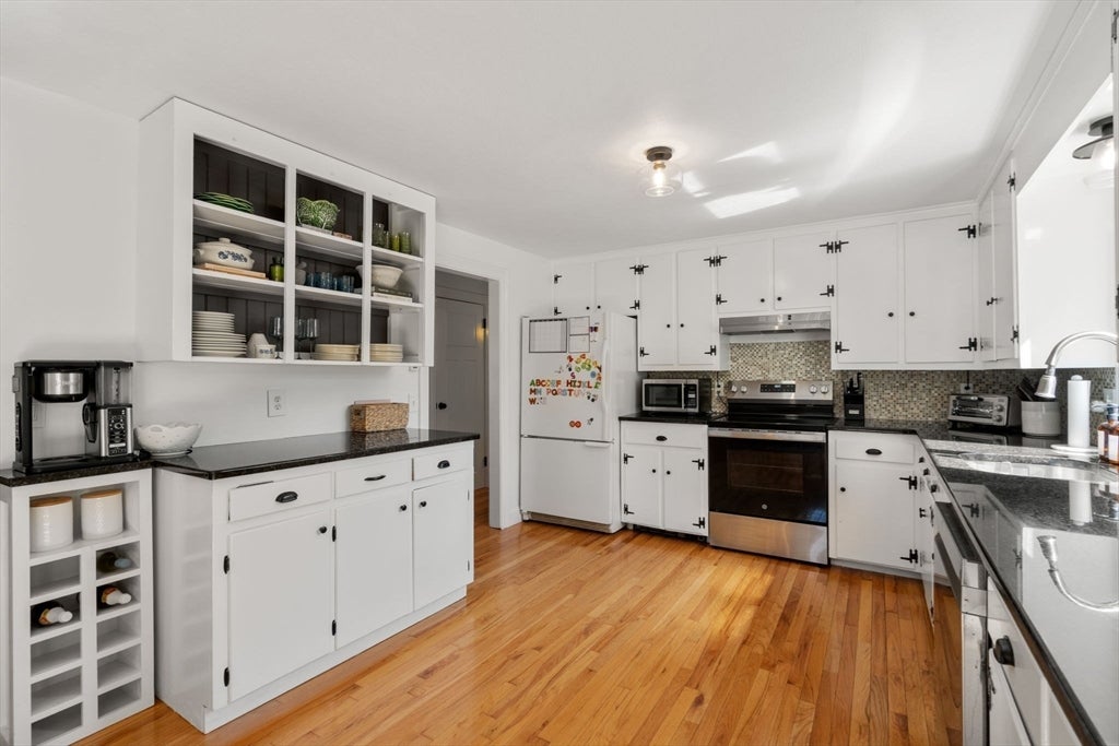 23 Inland Rd, Marion, MA, 23 Inland Rd, Marion, MA Photo #6