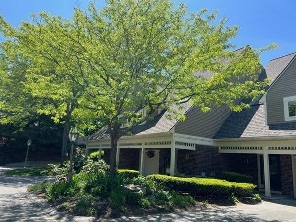 74 S Quinsigamond Ave 7