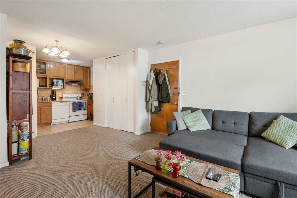 2 Larose Pl 10