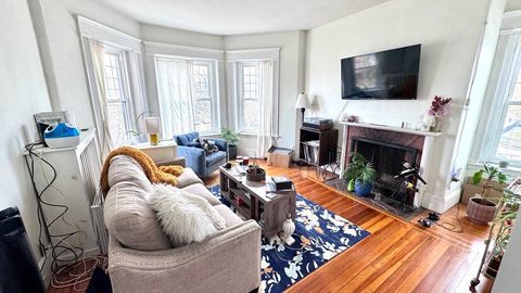 Photo of 514 Harvard St #3A, Brookline, MA 02446 (MLS # 73506357)