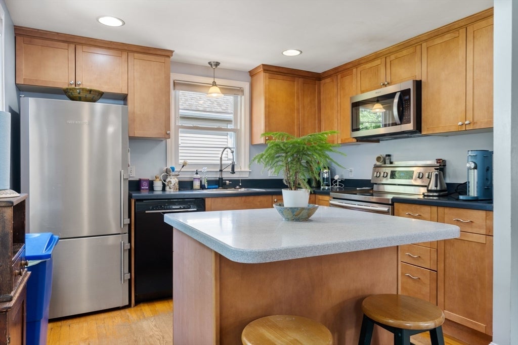 195 Glenellen Rd, Boston, MA Photo #7
