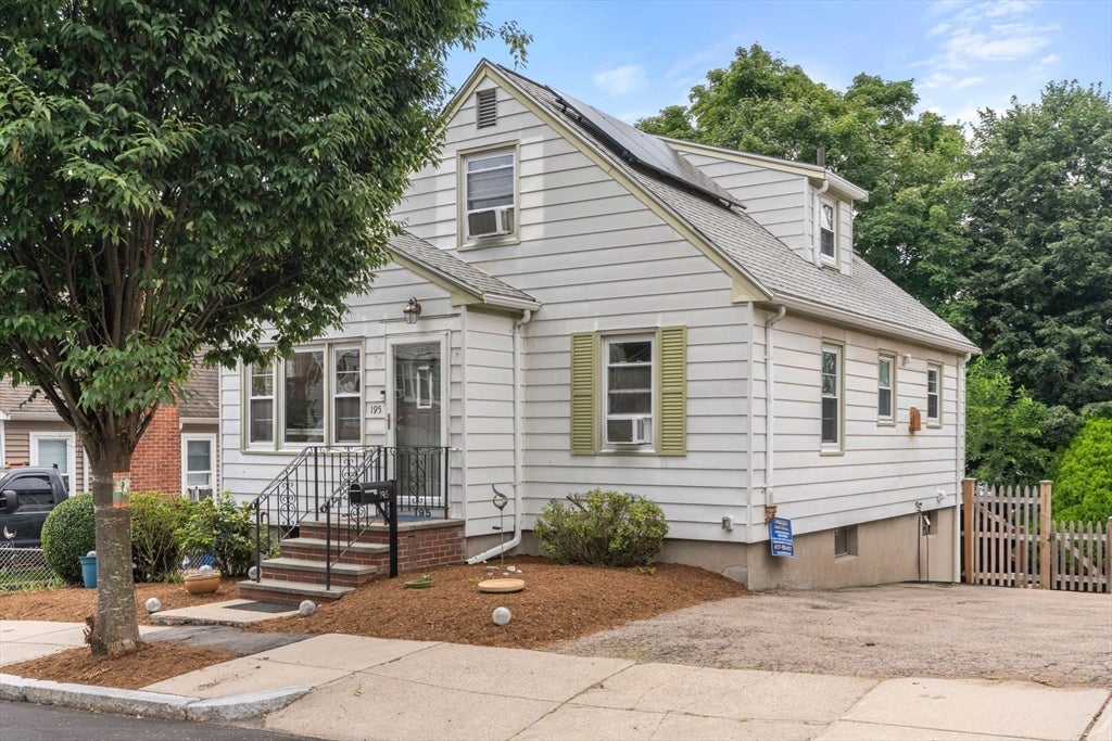 195 Glenellen Rd, Boston, MA Photo #24