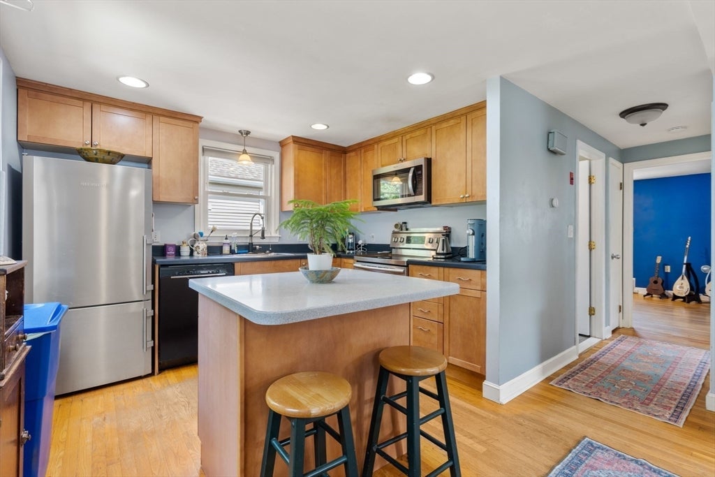 195 Glenellen Rd, Boston, MA Photo #6