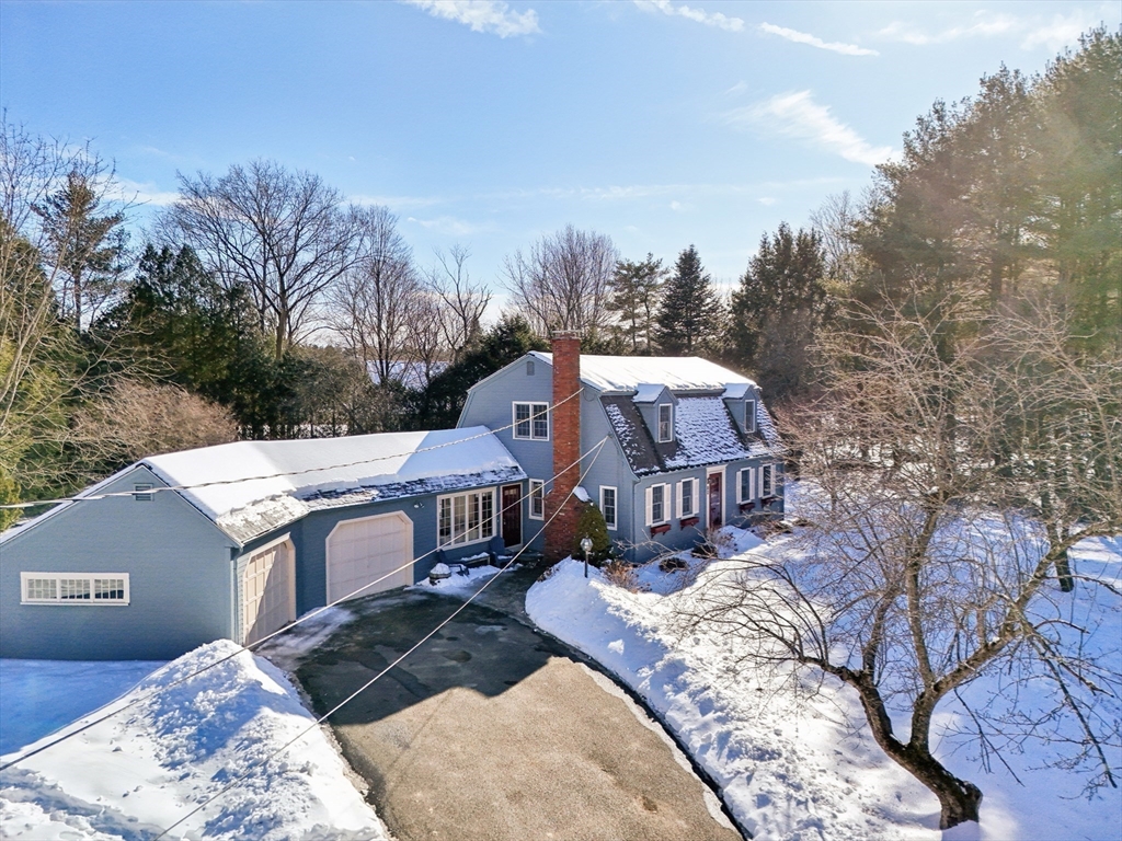 82 Old Bolton Rd