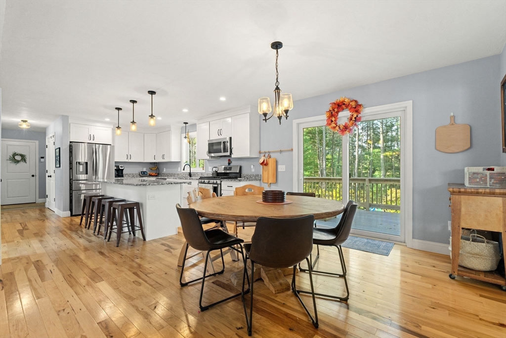 17 Pond Edge Trl