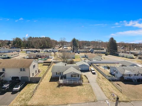 47 Boucher Cir Chicopee MA 01020