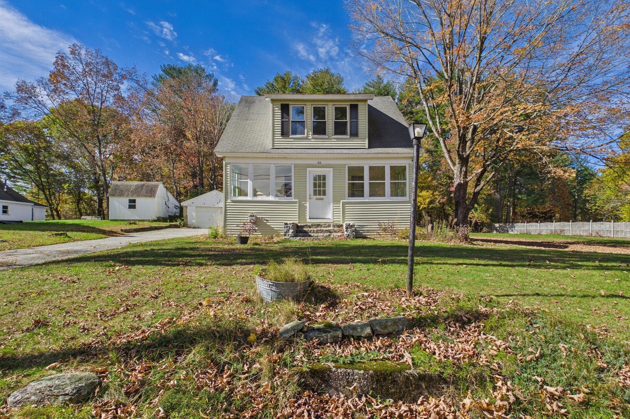 Photo of 26 Hough Rd, Sutton, MA