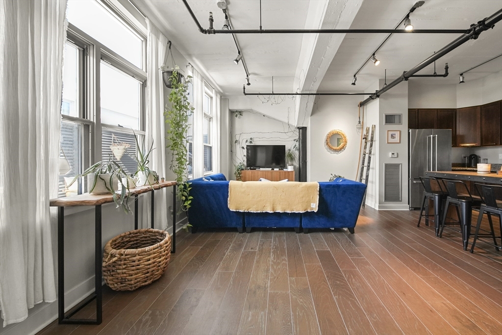 166 Terrace St 402