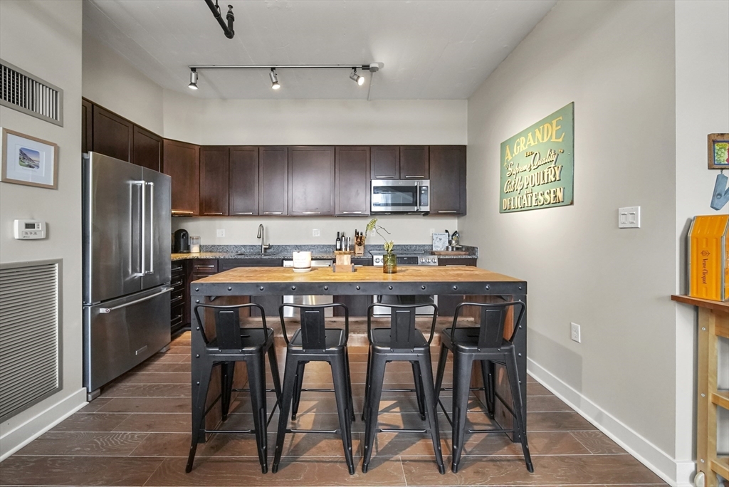 166 Terrace St 402