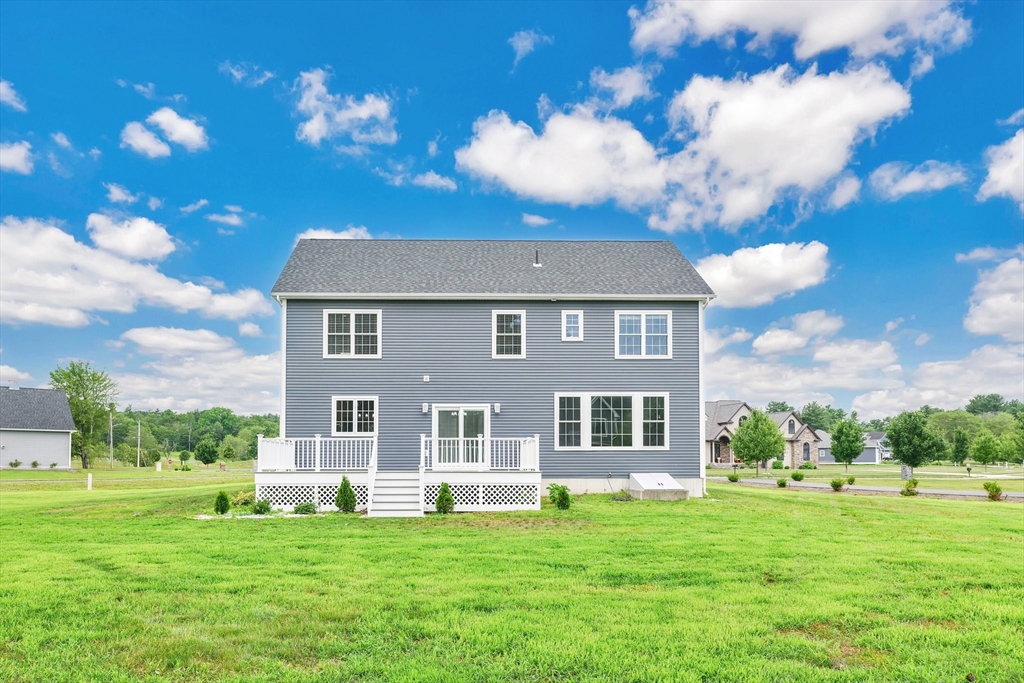 7 Sawgrass Ln