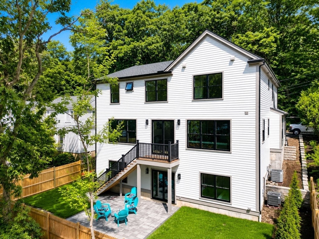 15 Conry Crescent