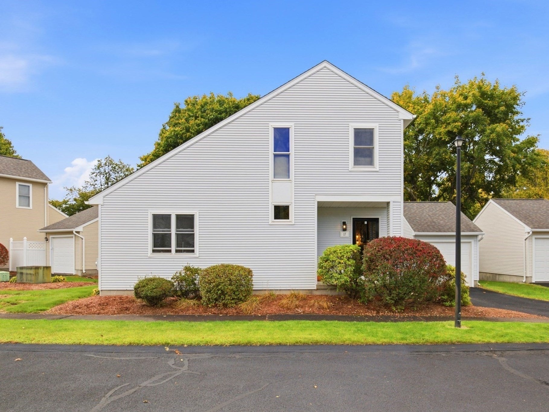 17 Curry Lane #17, Chicopee, MA Photo #1