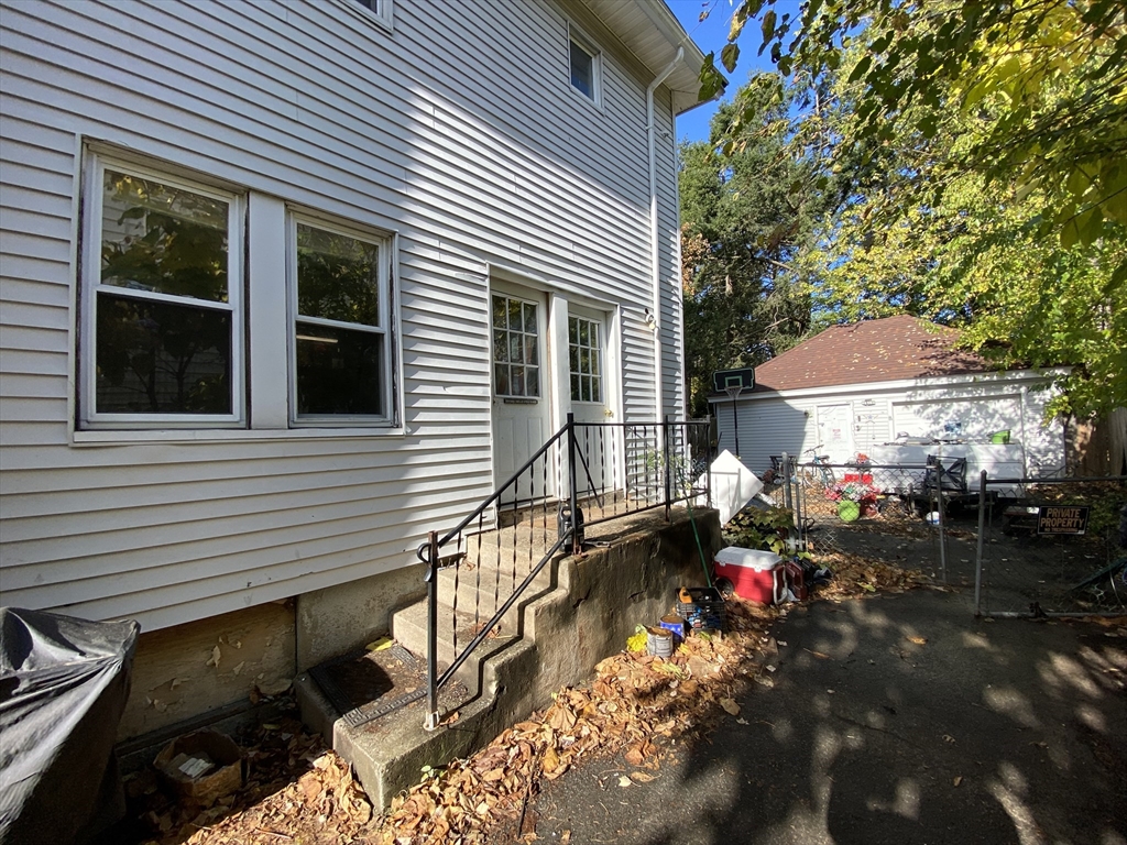 137-139 Commonwealth Ave