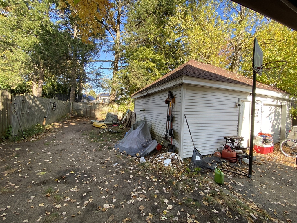 137-139 Commonwealth Ave