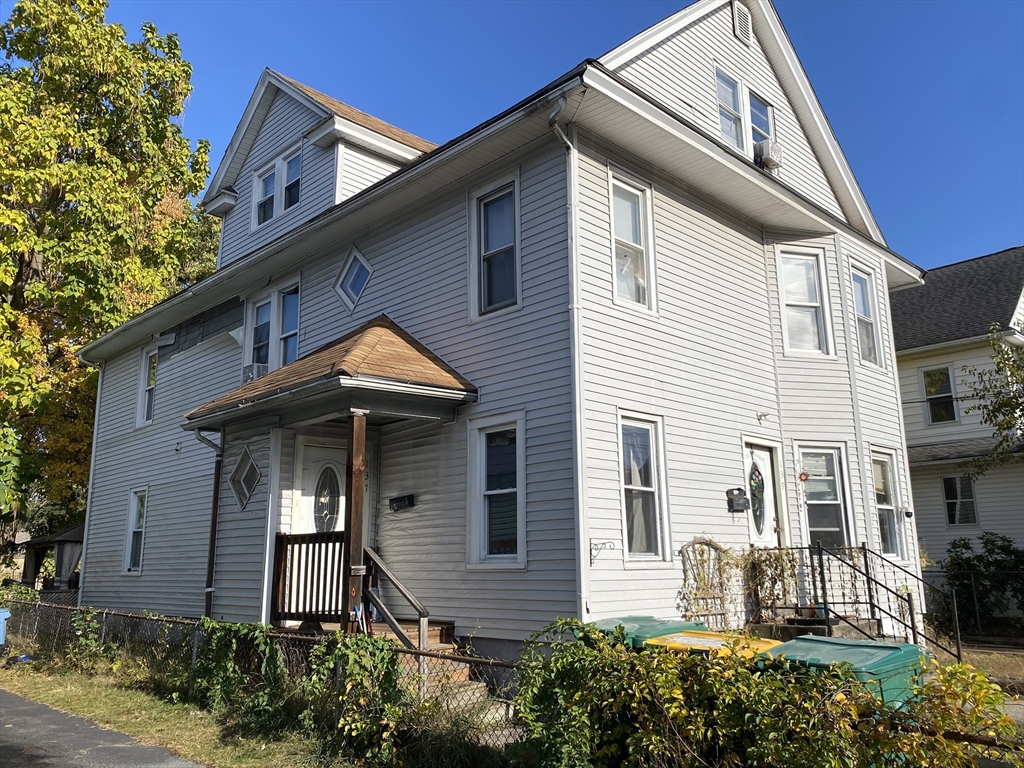 137-139 Commonwealth Ave