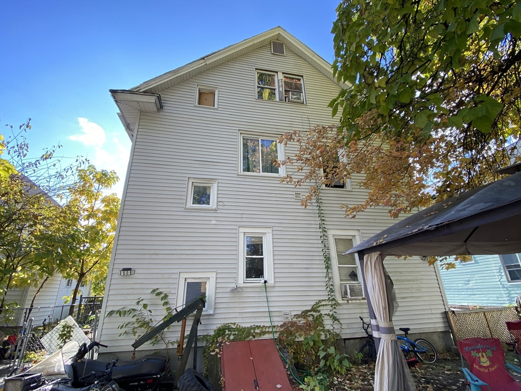 137-139 Commonwealth Ave