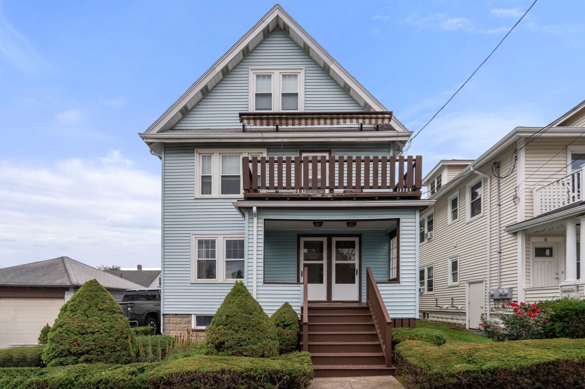 8 Burget Ave