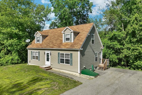 Photo of 29 Lawrence Road, Salem, NH 03079 (MLS # 73548068)
