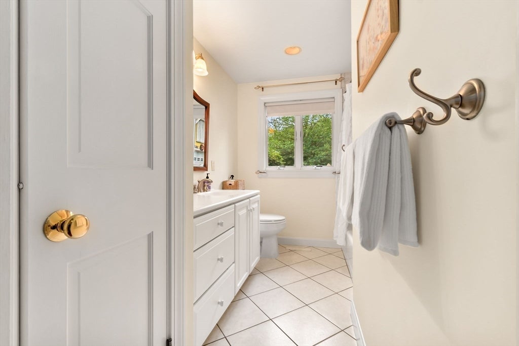 176 Colon St, Beverly, MA Photo #19