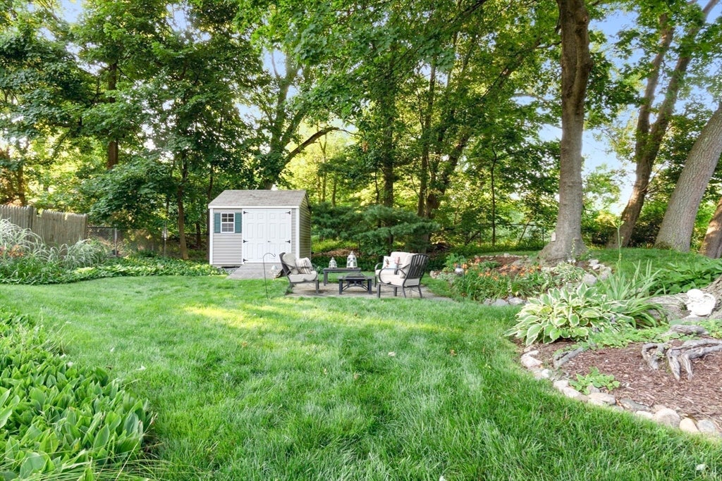 176 Colon St, Beverly, MA Photo #24