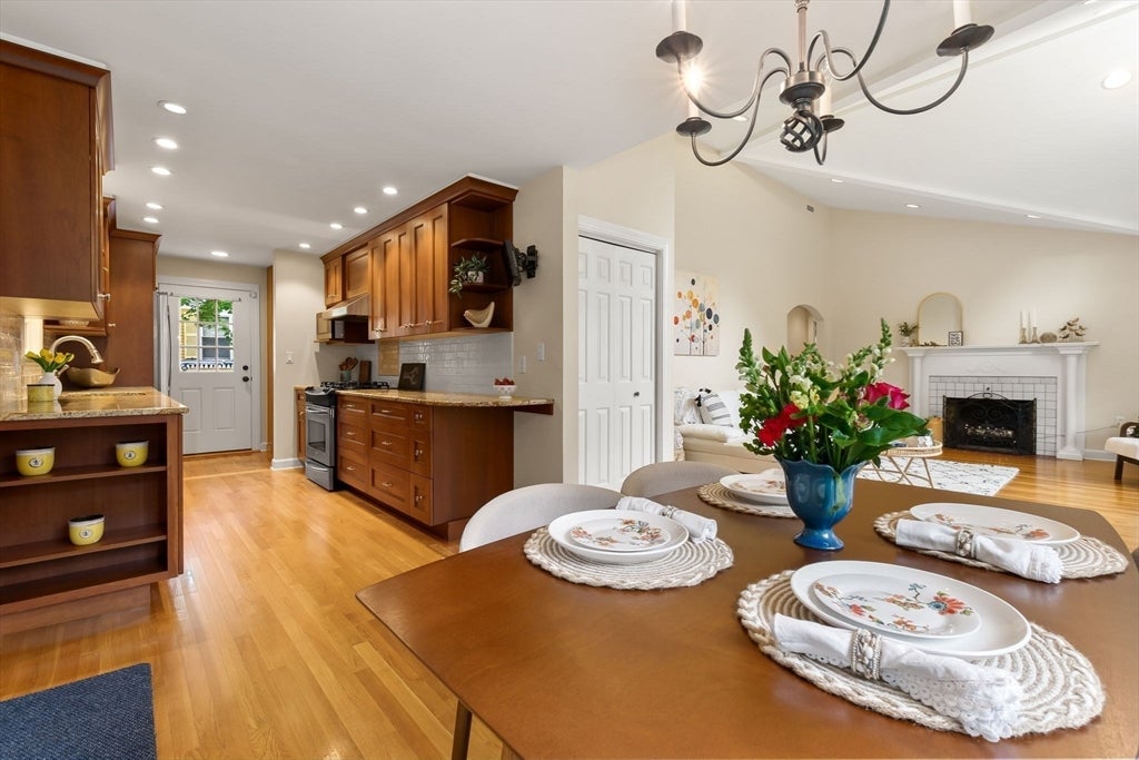 176 Colon St, Beverly, MA Photo #8