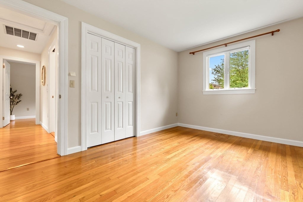 176 Colon St, Beverly, MA Photo #17