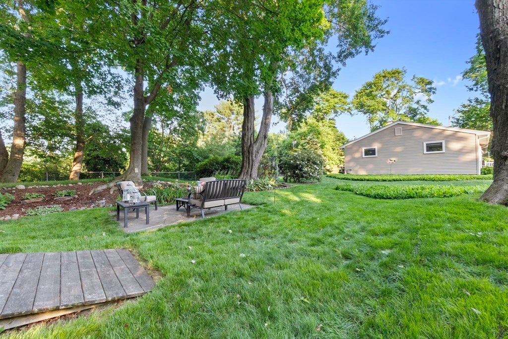 176 Colon St, Beverly, MA Photo #27